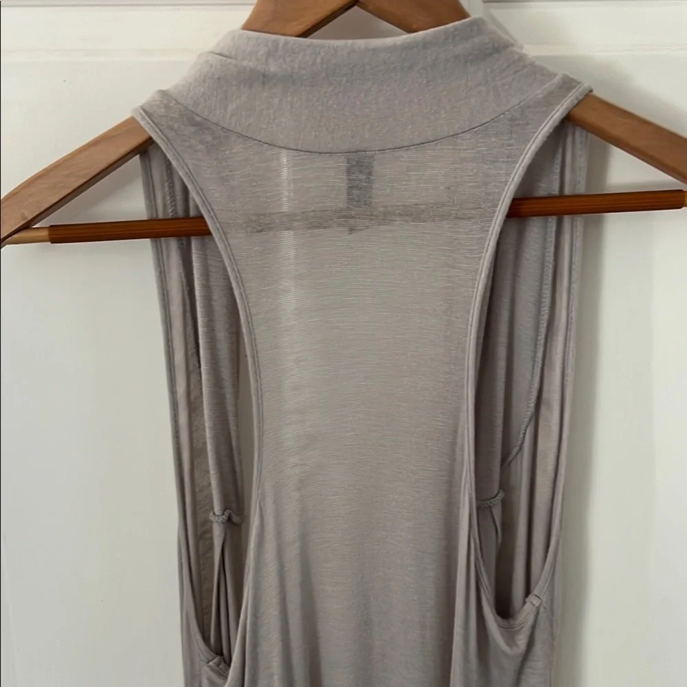 Gray lightweight Sleeveless vest wrap Tunic size medium by final touch